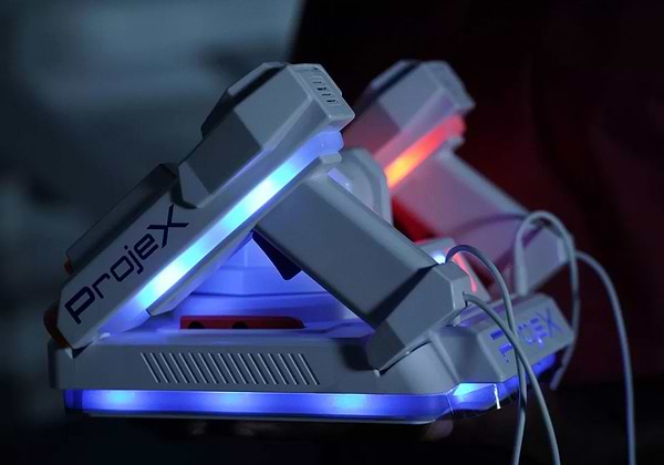 Фото - Лазерный набор Laser X ПРОЕКТОР LASER X ANIMATED (2 игр. бластера, 3 слайда-цели) (52608)