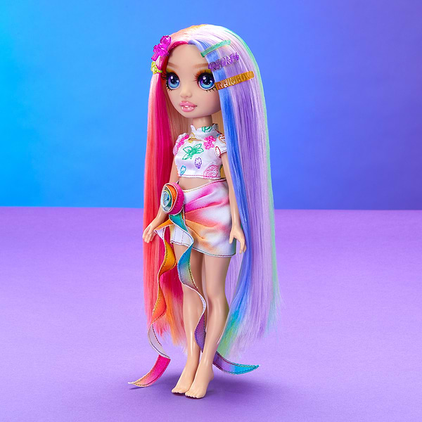 Фото - Коллекционная кукла Rainbow High серии Мелки для волос и стиль – АМАЯ (526780)