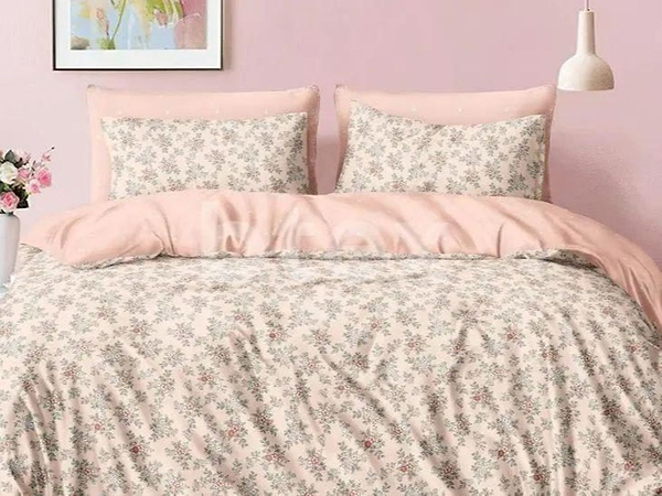 Фото - Комплект постельного белья Прованс Розы на розовом сатин 215х200 см (041098) Фото - Комплект постельного белья Прованс Розы на розовом сатин 215х200 см (041098)