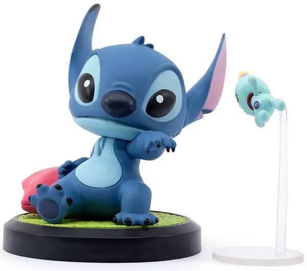 Фото - Коллекционная фигурка YUME Hero Box Stitch Стич и его игрушка (15842)