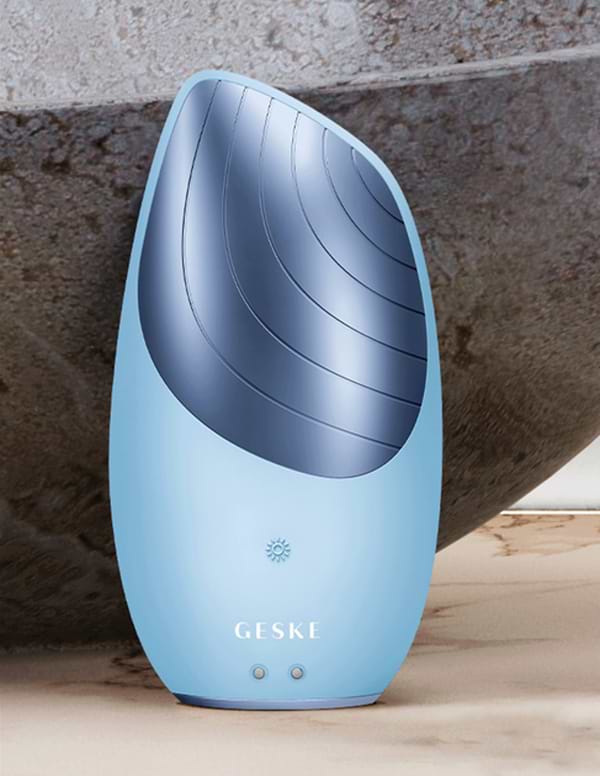 Фото - Щетка для чистки лица GESKE Sonic Thermo Facial Brush 6 в 1 аквамарин (GK000007AQ01)