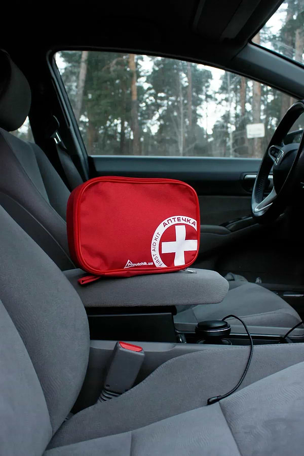 Фото - Набор для авто Poputchik Audi S-Line легковой 01-140-Л черная 2 отдела (01-140-Л)