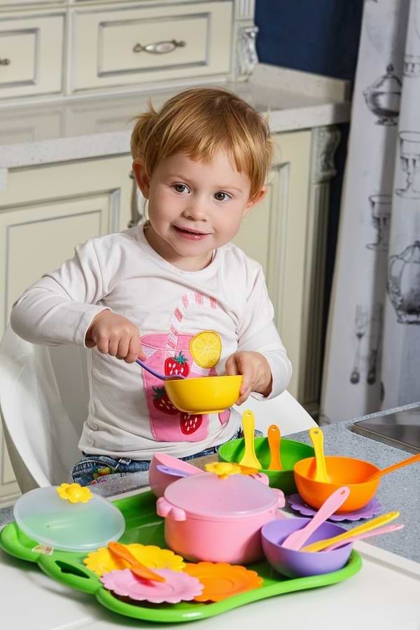 Фото - Сюжетно-рольова гра. Посуд Tigres Набір столовий "Ромашка" 43 ел. (39149)