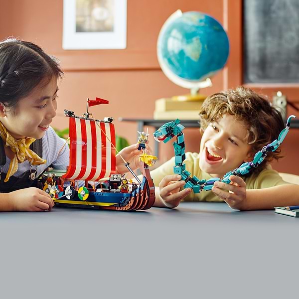 Фото - Конструктор LEGO Creator Корабель вікінгів і Мідгардський змій (31132)