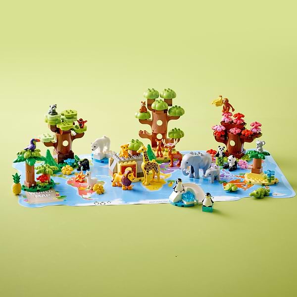 Фото - Конструктор LEGO DUPLO Town Дикие животные мира (10975)
