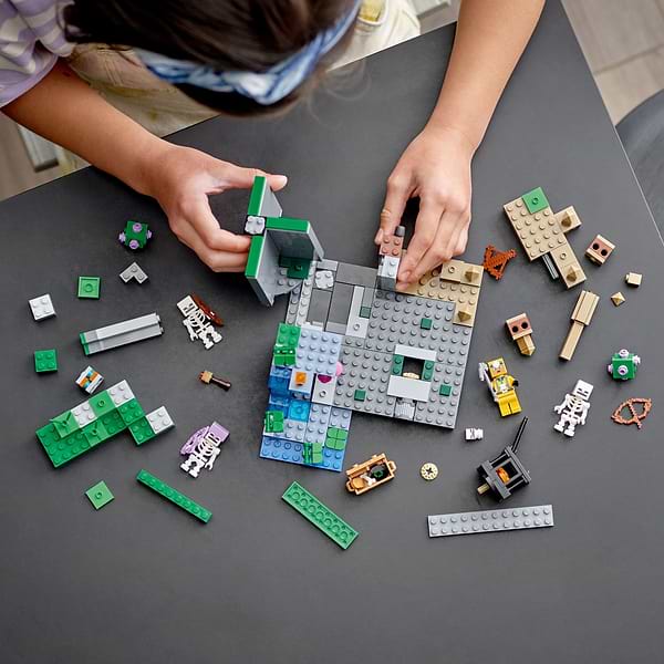 Фото - Конструктор LEGO Minecraft Підземелля скелетів (21189)