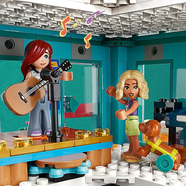 Фото - Конструктор LEGO Friends Хартлейк-Сіті. Громадський центр (41748)