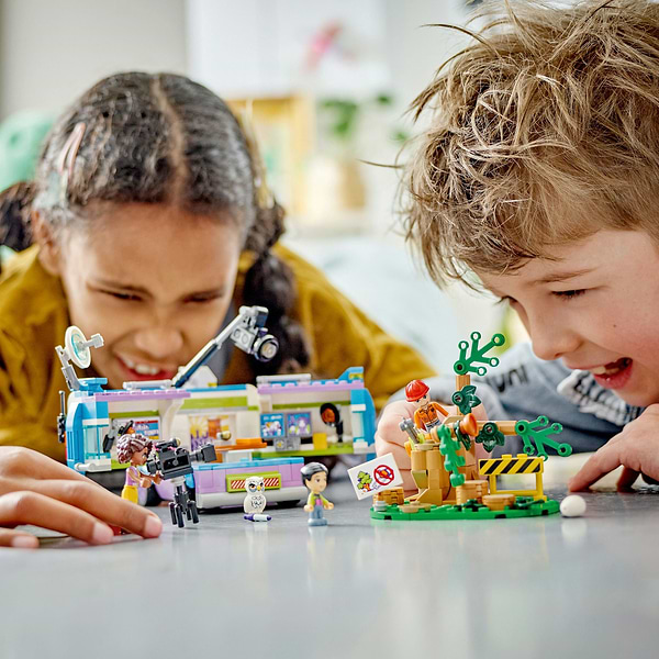 Фото - Конструктор LEGO Friends Фургон редакції новин (41749)