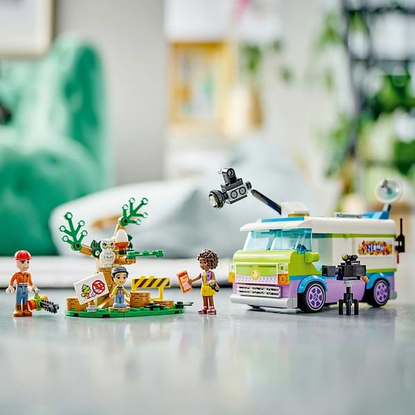 Фото - Конструктор LEGO Friends Фургон редакції новин (41749)