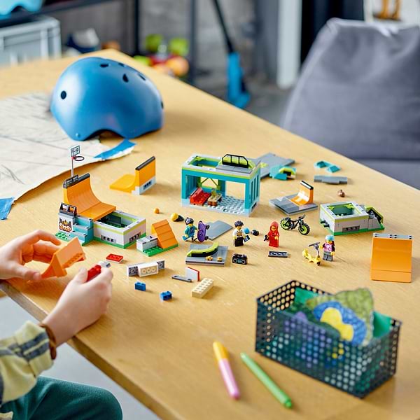 Фото - Конструктор LEGO City Вуличний скейтпарк (60364)