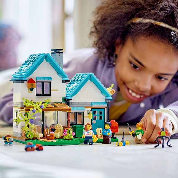 Фото - Конструктор LEGO Creator Затишний будинок (31139)