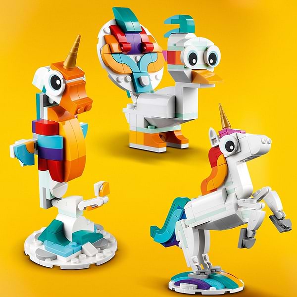 Фото - Конструктор LEGO Creator Магический единорог (31140)