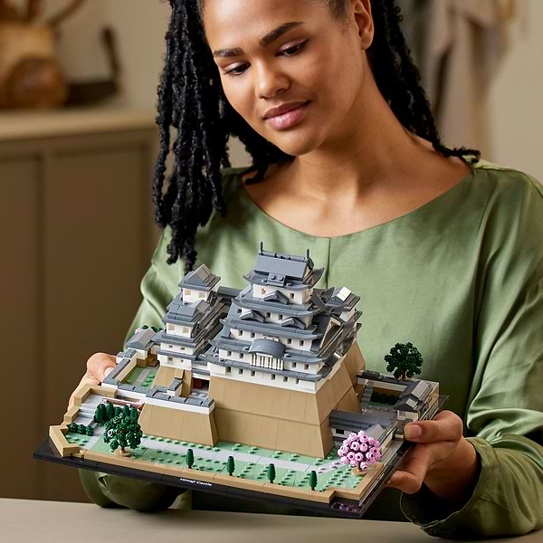 Фото - Конструктор LEGO Architecture Замок Химедзи (21060)
