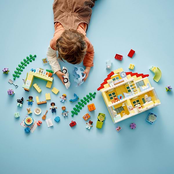 Фото - Конструктор LEGO DUPLO® Семейный дом 3 в 1 (10994)