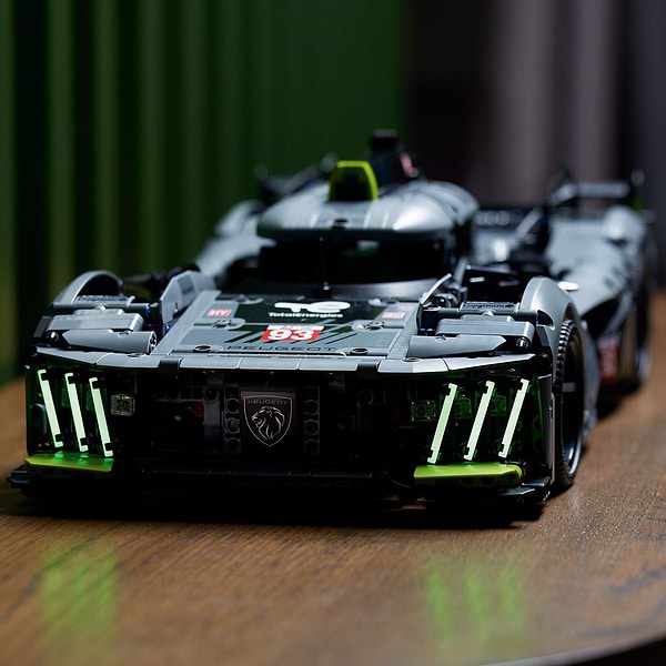 Фото - Конструктор LEGO Technic PEUGEOT 9X8 24H Le Mans Hybrid Hypercar (42156)