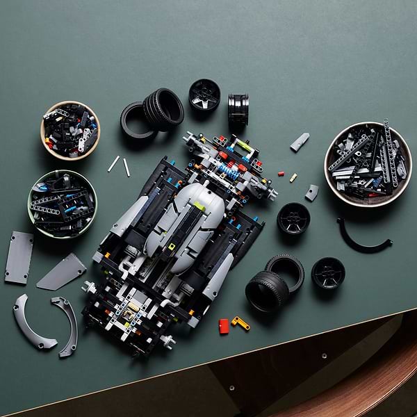 Фото - Конструктор LEGO Technic PEUGEOT 9X8 24H Le Mans Hybrid Hypercar (42156)