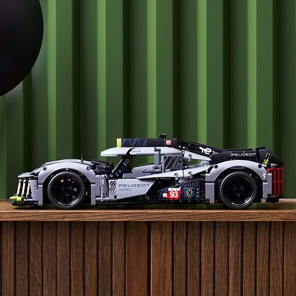 Фото - Конструктор LEGO Technic PEUGEOT 9X8 24H Le Mans Hybrid Hypercar (42156)