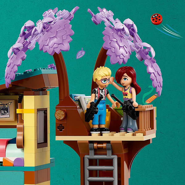 Фото - Конструктор LEGO Friends Родинні будинки Оллі й Пейслі (42620)
