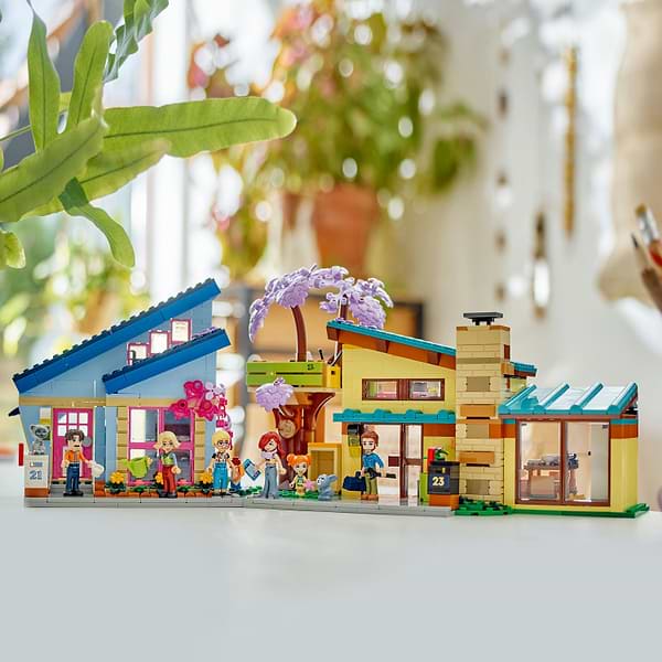 Фото - Конструктор LEGO Friends Родинні будинки Оллі й Пейслі (42620)
