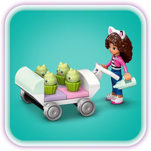 Фото - Конструктор LEGO Gabby's Dollhouse Мини-кото-ясли Габби (10796)