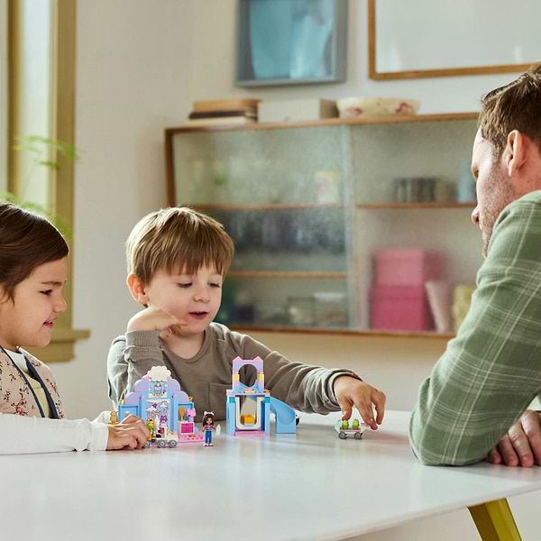 Фото - Конструктор LEGO Gabby's Dollhouse Мини-кото-ясли Габби (10796)