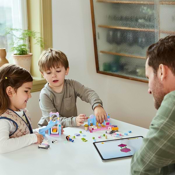 Фото - Конструктор LEGO Gabby's Dollhouse Мини-кото-ясли Габби (10796)