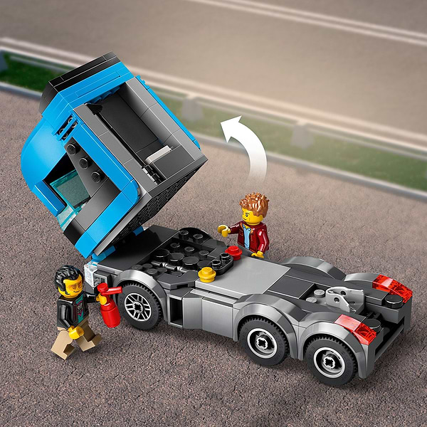 Фото - Конструктор LEGO City Грузовик-транспортер со спортивными авто (60408)