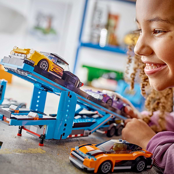 Фото - Конструктор LEGO City Грузовик-транспортер со спортивными авто (60408)