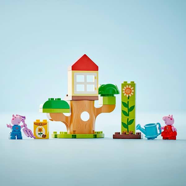 Фото - Конструктор LEGO DUPLO® Сад и домик на дереве Пеппи (10431)