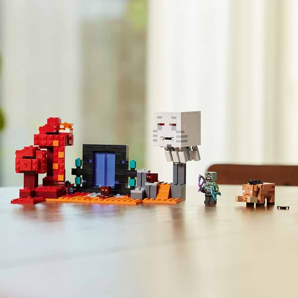 Фото - Конструктор LEGO Minecraft Засідка біля порталу в Нижній світ (21255)