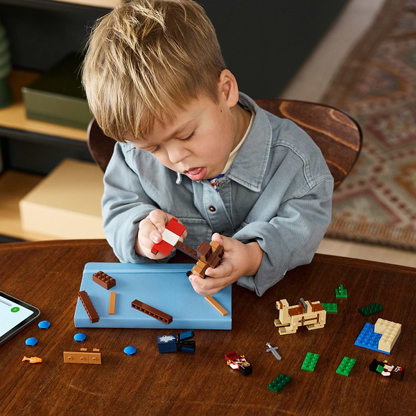 Фото - Конструктор LEGO Minecraft® Путешествие на пиратском корабле (21259)