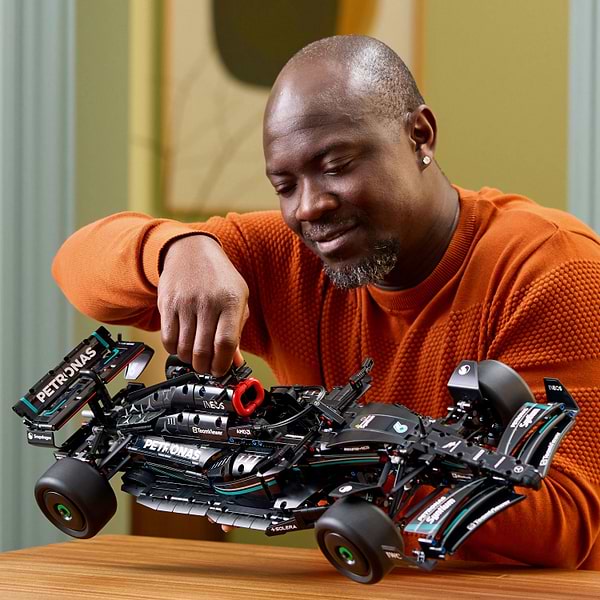 Фото - Конструктор LEGO TECHNIC Mercedes-AMG F1 W14 E Performance (42171)