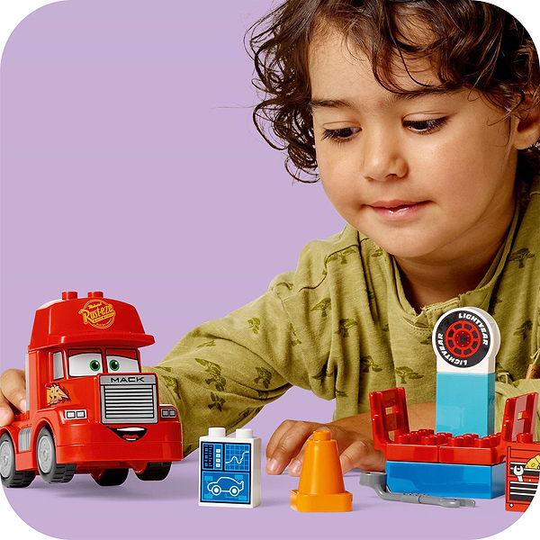 Фото - Конструктор LEGO DUPLO DISNEY TM Мак на скачках (10417)
