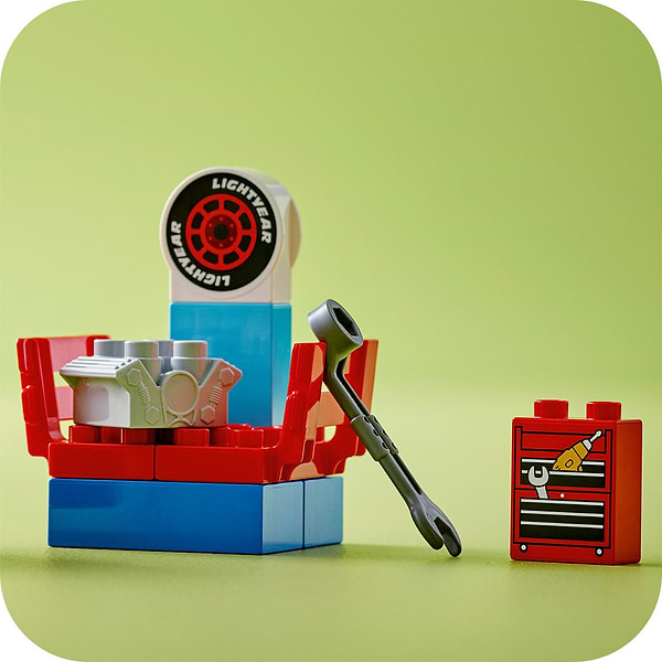 Фото - Конструктор LEGO DUPLO DISNEY TM Мак на скачках (10417)