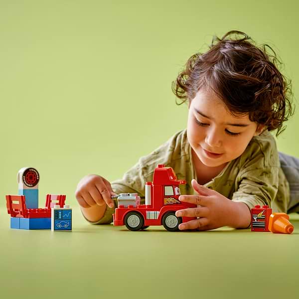 Фото - Конструктор LEGO DUPLO DISNEY TM Мак на скачках (10417)