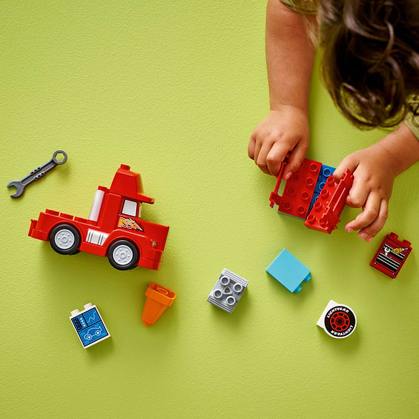 Фото - Конструктор LEGO DUPLO DISNEY TM Мак на скачках (10417)