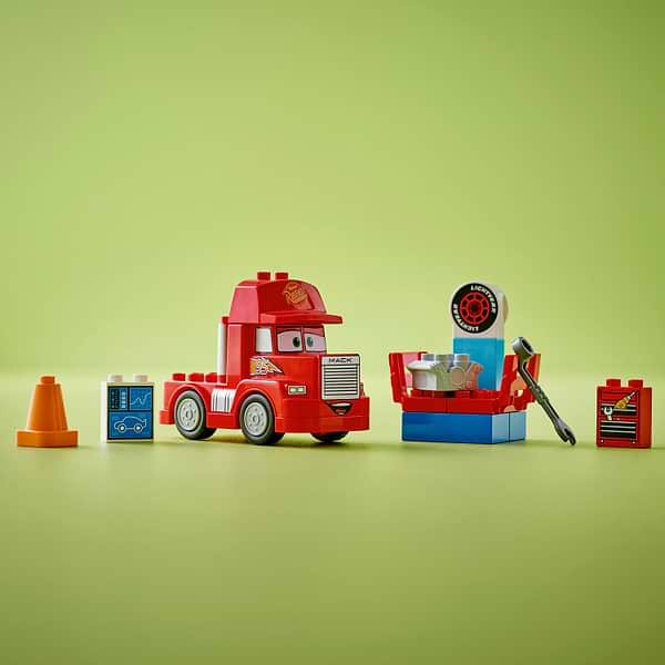 Фото - Конструктор LEGO DUPLO DISNEY TM Мак на скачках (10417)