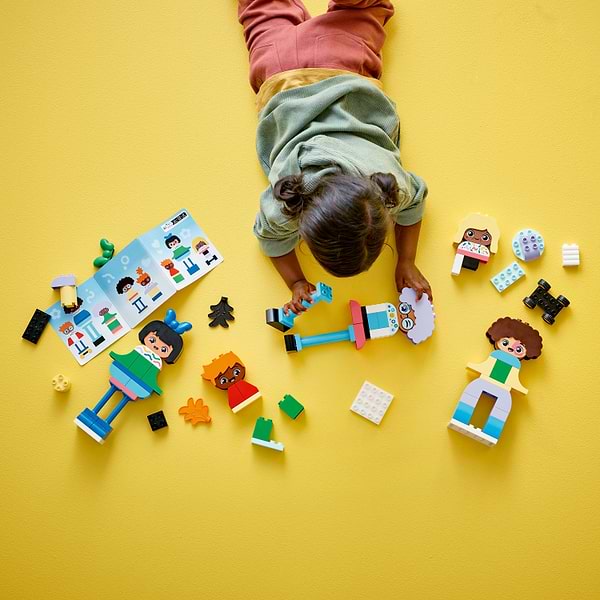 Фото - Конструктор LEGO DUPLO Town Конструктор людей із сильними емоціями (10423)