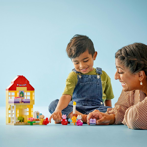 Фото - Конструктор LEGO DUPLO® Праздничный дом Пеппи (10433)