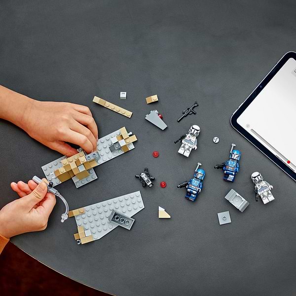 Фото - Конструктор LEGO Star Wars™ Бойовий комплект «Засідка на Мандалорі» (75373)
