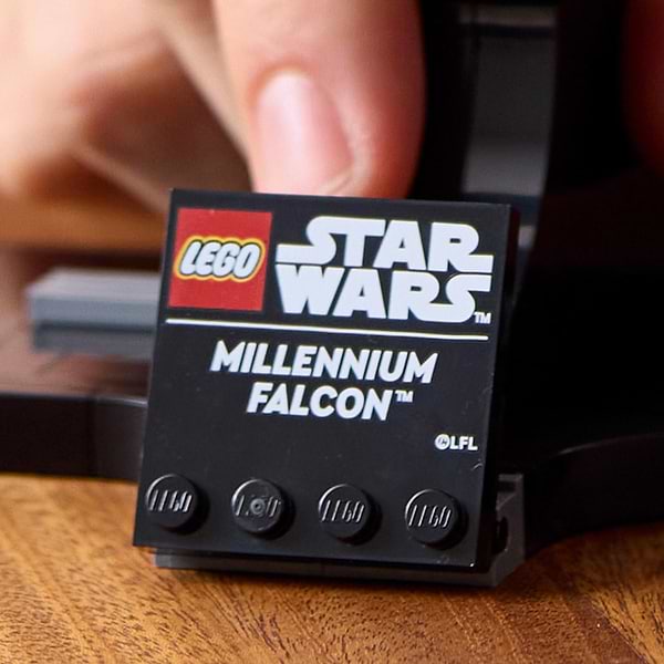 Фото - Конструктор LEGO STAR WARS TM Тысячелетний сокол (75375)