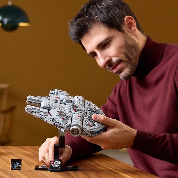Фото - Конструктор LEGO STAR WARS TM Тысячелетний сокол (75375)