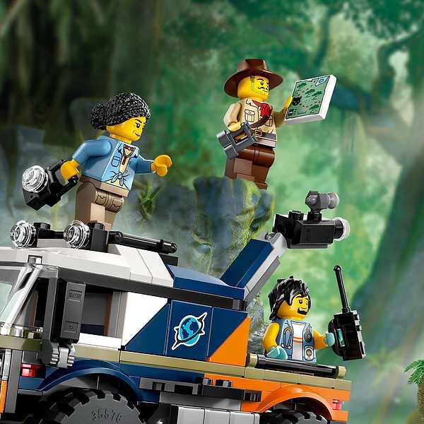 Фото - Конструктор LEGO City Іграшковий позашляховик для дослідження джунглів (60426)