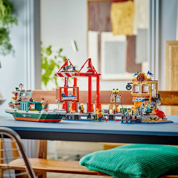 Фото - Конструктор LEGO City Морська гавань із вантажним судном (60422)