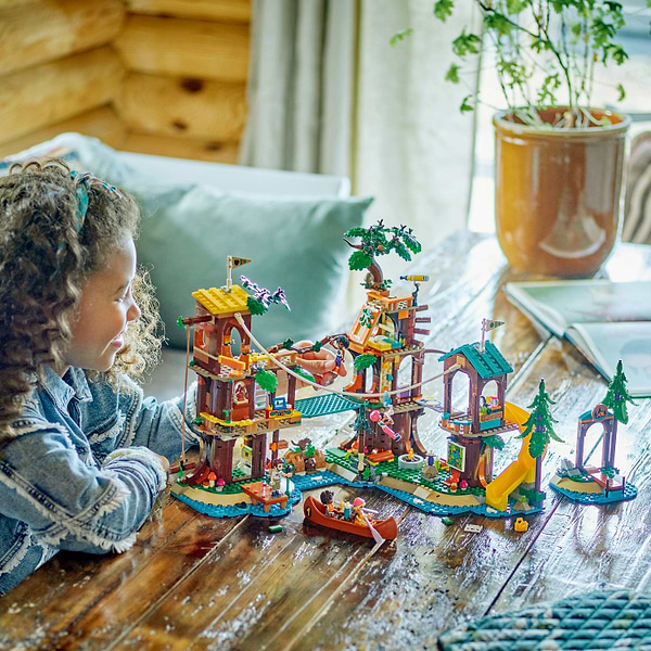 Фото - Конструктор LEGO Friends Домик на дереве в приключенческом лагере (42631)