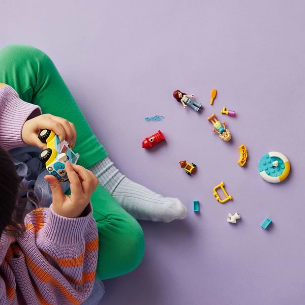 Фото - Конструктор LEGO Friends Авто собачого перукаря (42635)