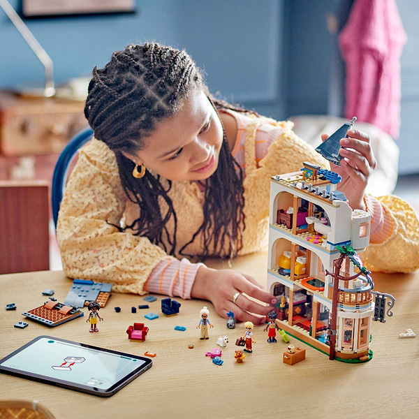 Фото - Конструктор LEGO Friends Замковий готель «Ночівля і сніданок» (42638)