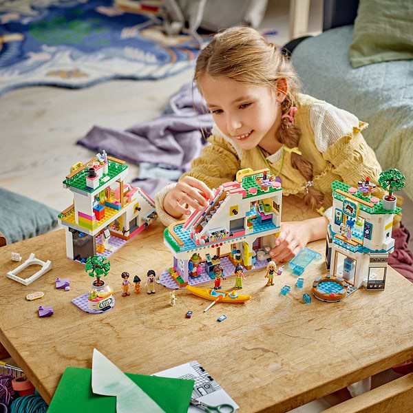 Фото - Конструктор LEGO Friends Торговый центр в Хартлейк-Сити (42604)