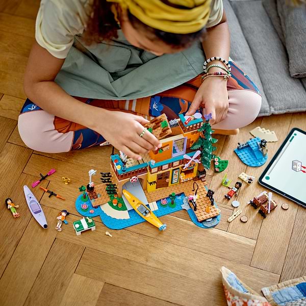 Фото - Конструктор LEGO Friends Водні види спорту в таборі пригод (42626)