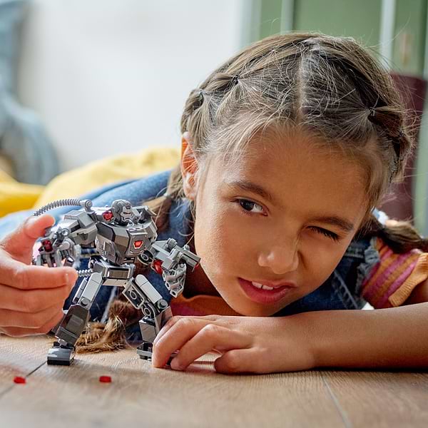 Фото - Конструктор LEGO Marvel Робот Бойової машини (76277)